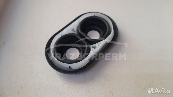 Уплотнитель (внутри) Toyota Camry