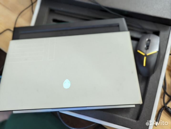 Alienware m15 r2 i7-9750h/RTX2060/16gb/768gb/144Hz