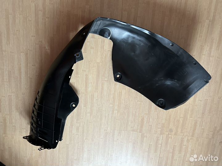 Подкрылок передний левый Kia Sportage 4