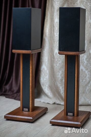 Стойки для полочной акустики