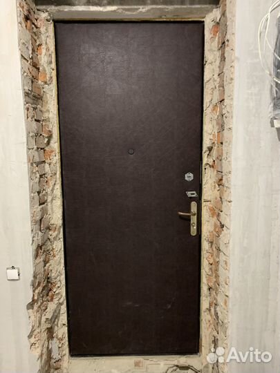 Дверь входная металлическая правая бу
