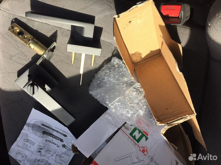 Дверные ручки