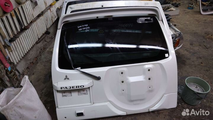 Дверь багажника pajero 3