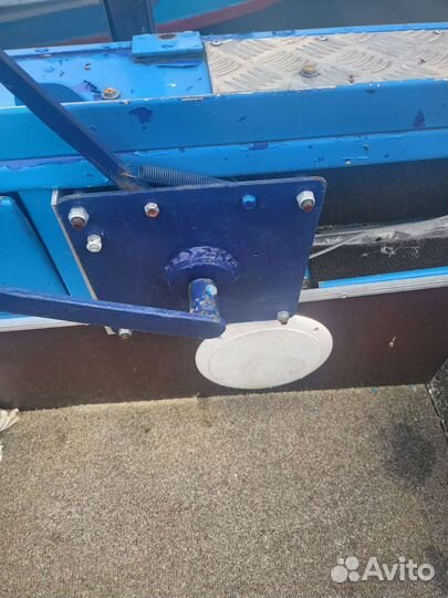 Лодка с мотором