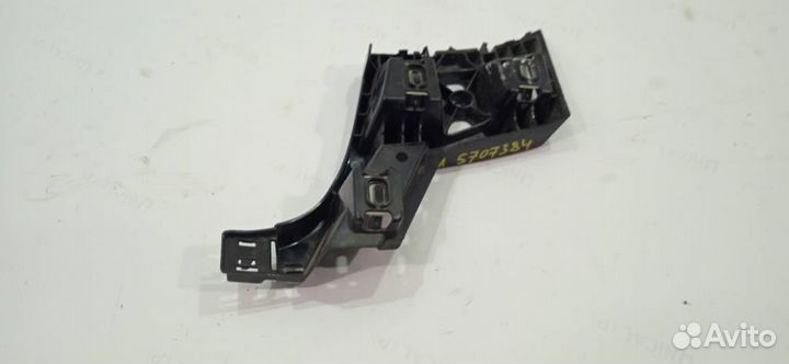 Кронштейн заднего бампера