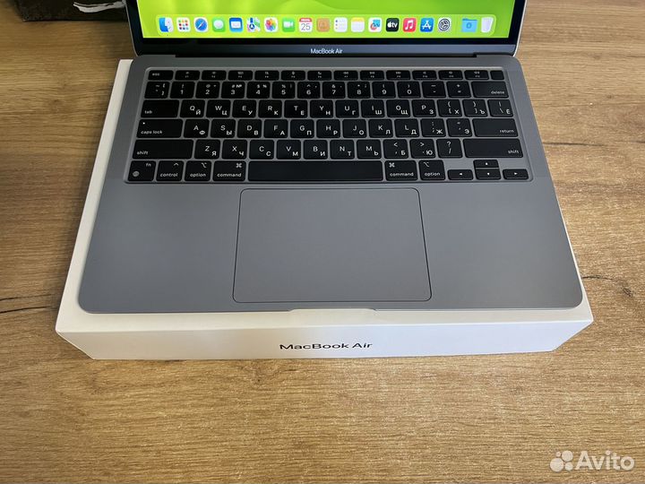 MacBook Air 13 2020 M1 512 gb SSD (8C GPU)