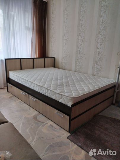 Кровать