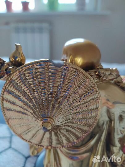 Статуэтка Хотей с монетами, жемчужиной и посохом