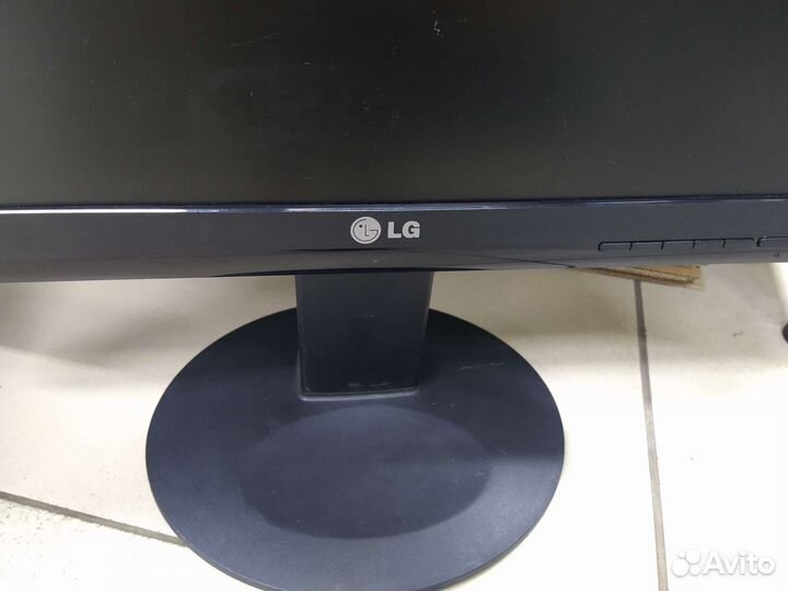 Монитор LG Flatron E2041S 20