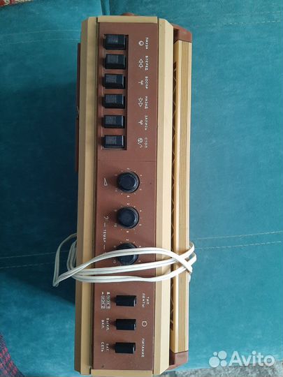 Советский кассетный магнитофон Электроника