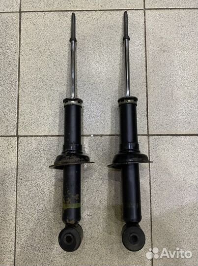 Стойка амортизаторов задняя Mitsubishi Outlander