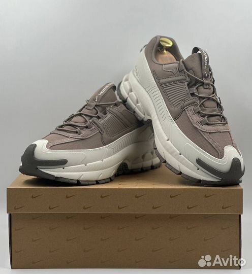 Кроссовки nike air zoom vomero 5