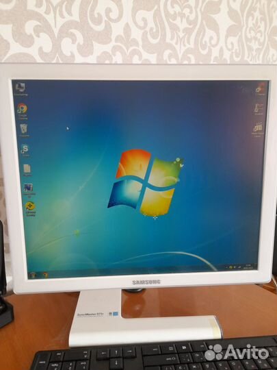 Монитор Samsung SyncMaster 971P