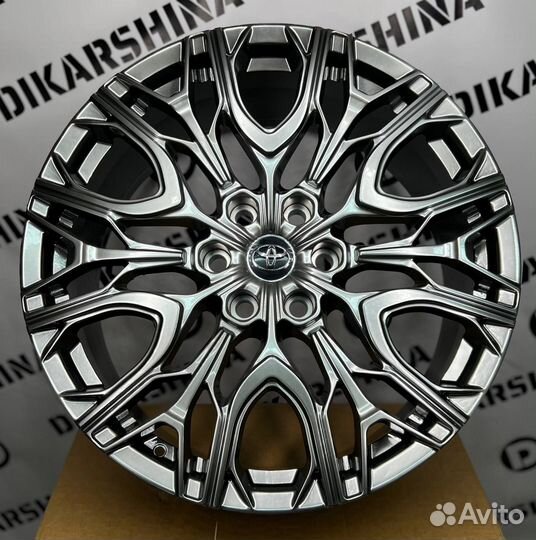 Кованые диски на Toyota Land Cruiser 300 R22