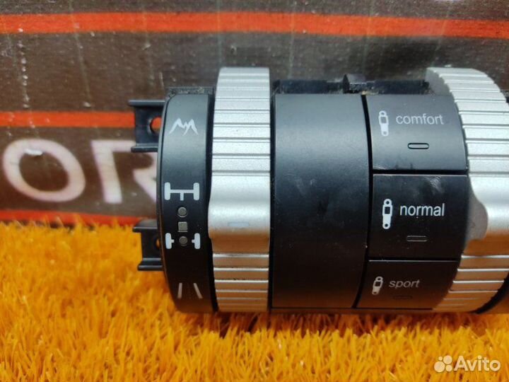 Кнопка управления подвеской Porsche Cayenne 955