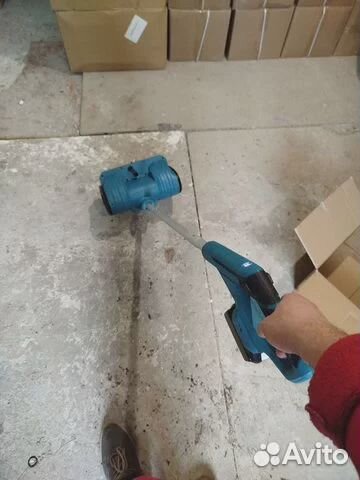 Снегоуборочная лопата аккумуляторная