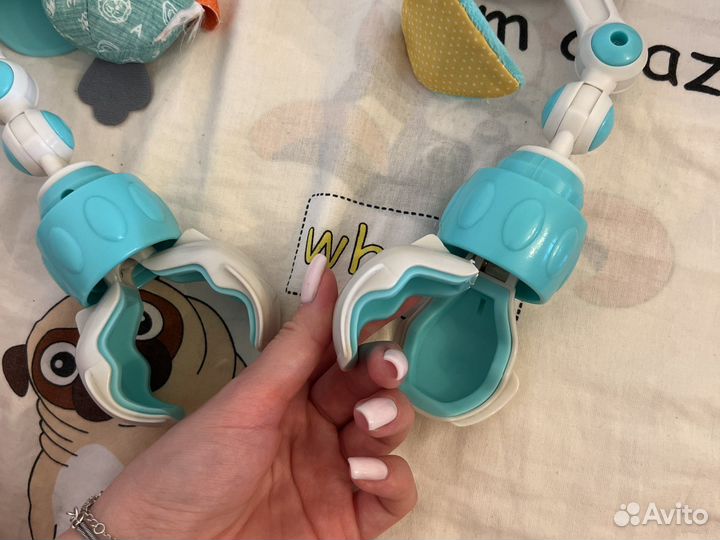 Дуга с игрушками