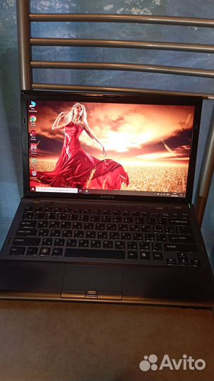 Ноутбуки Sony, Hp один игровой с 4гиг картой