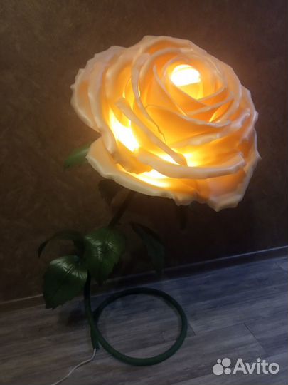 Светильник напольный из изолона