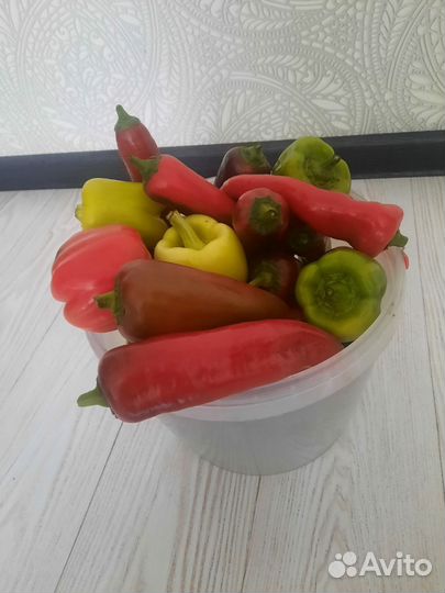 Овощи домашние,свежие (перец,баклажаны)