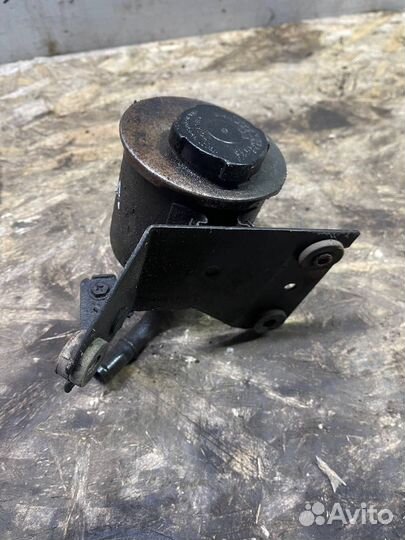 Бачок гур гидроусилителя Nissan Primera p10