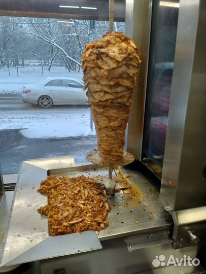 Повар шаурмист продавец