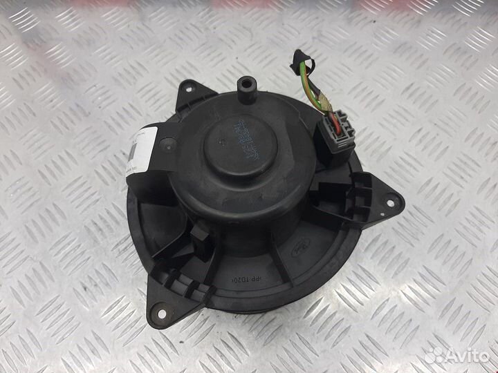 Моторчик печки Ford Focus рест. 2003 1111936