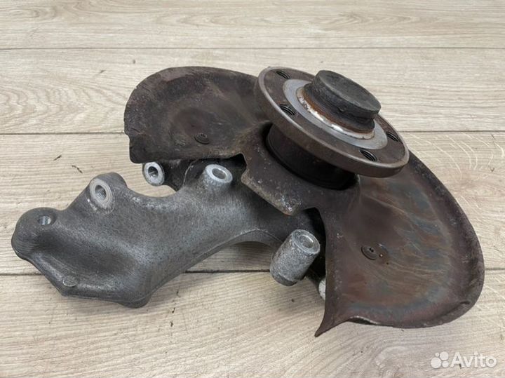 Поворотный кулак задний правый Vw Passat B8 3G 1