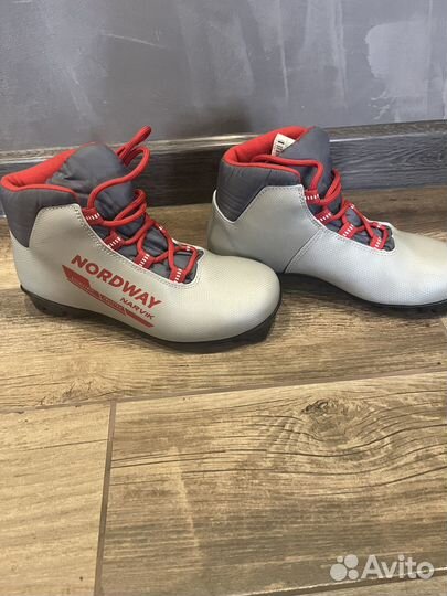 Лыжные ботинки