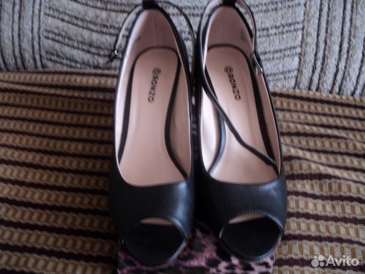 Женские туфли