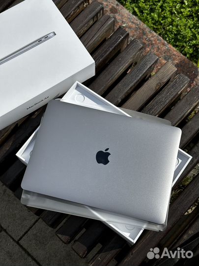 MacBook Air 13-inch M1 2023