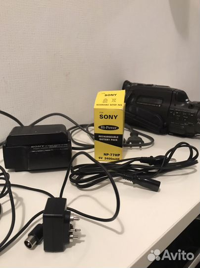 Видеокамера sony CCD-FX270E