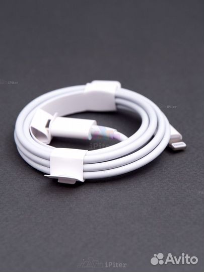 Кабель Apple USB-C to Lightning Cable из комплекта