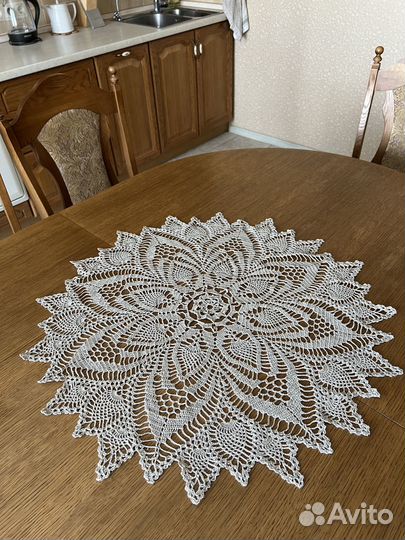 Интерьерные вязаные салфетки