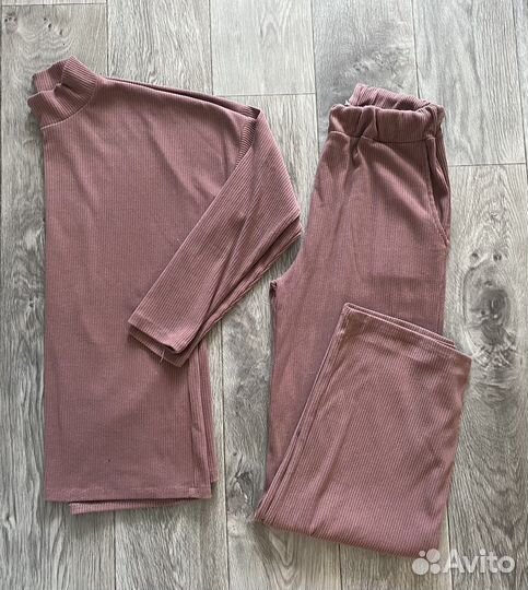 Костюм женский в рубчик