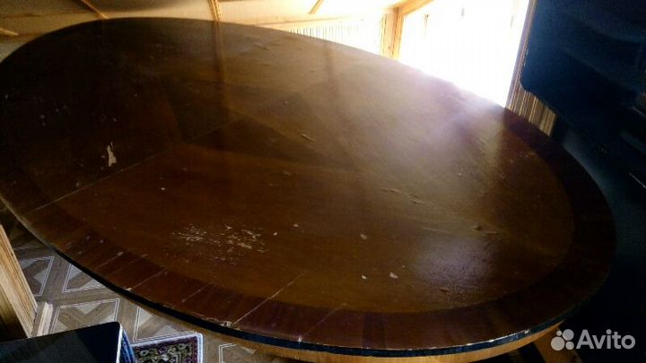 Стол антикварный овальный
