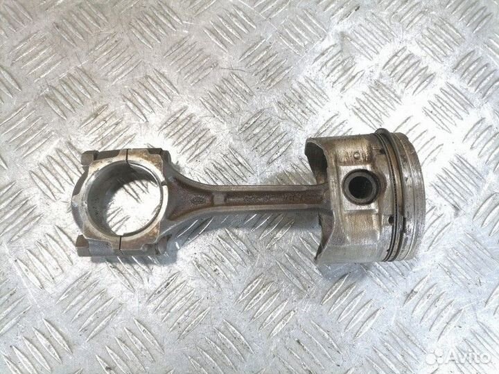 Поршень с шатуном Kia Sportage 2004-2010