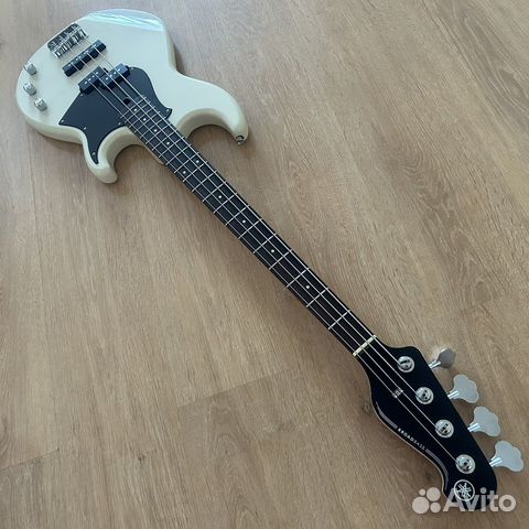 Бас гитара Yamaha BB-234
