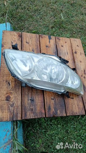 Фара передняя правая на Тойтота Королла