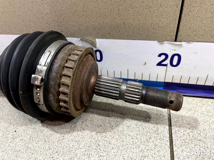 Полуось передняя левая Opel Vectra B