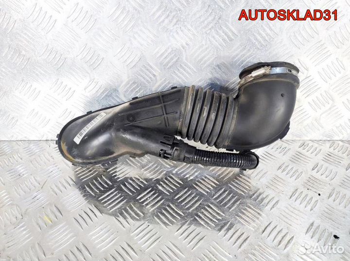 Патрубок воздушного фильтра BMW E90 13717804846