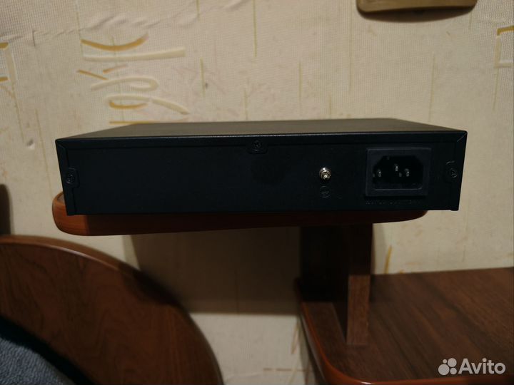 Poe коммутатор Optimus UM1-E10/8P mini