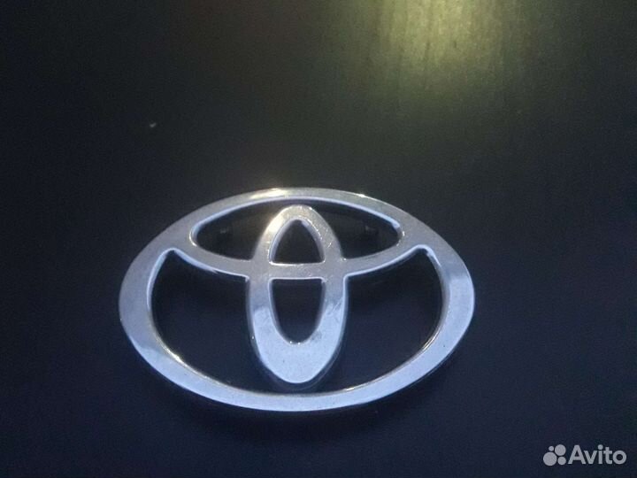 Эмблема Значек Toyota Тойота