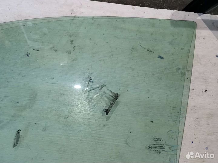 Переднее левое стекло двери Mondeo 3