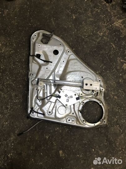 Стеклоподъемник задней левой двери VW Passat B5