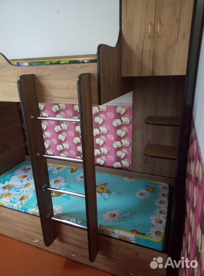 Двухъярусная кровать бу с матрасами