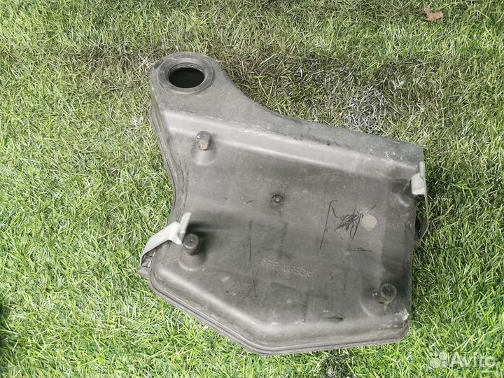 Резонатор воздушного фильтра Mitsubishi Outlander