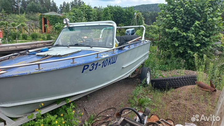 Лодка с мотором