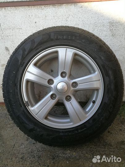 Колеса оригинал 215/65 R16 на Chevrolet Niva
