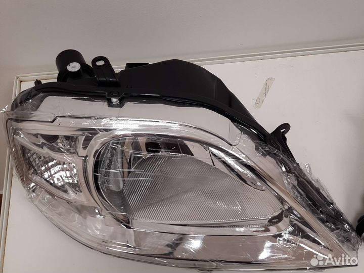 Фара правая Renault logan Largus
